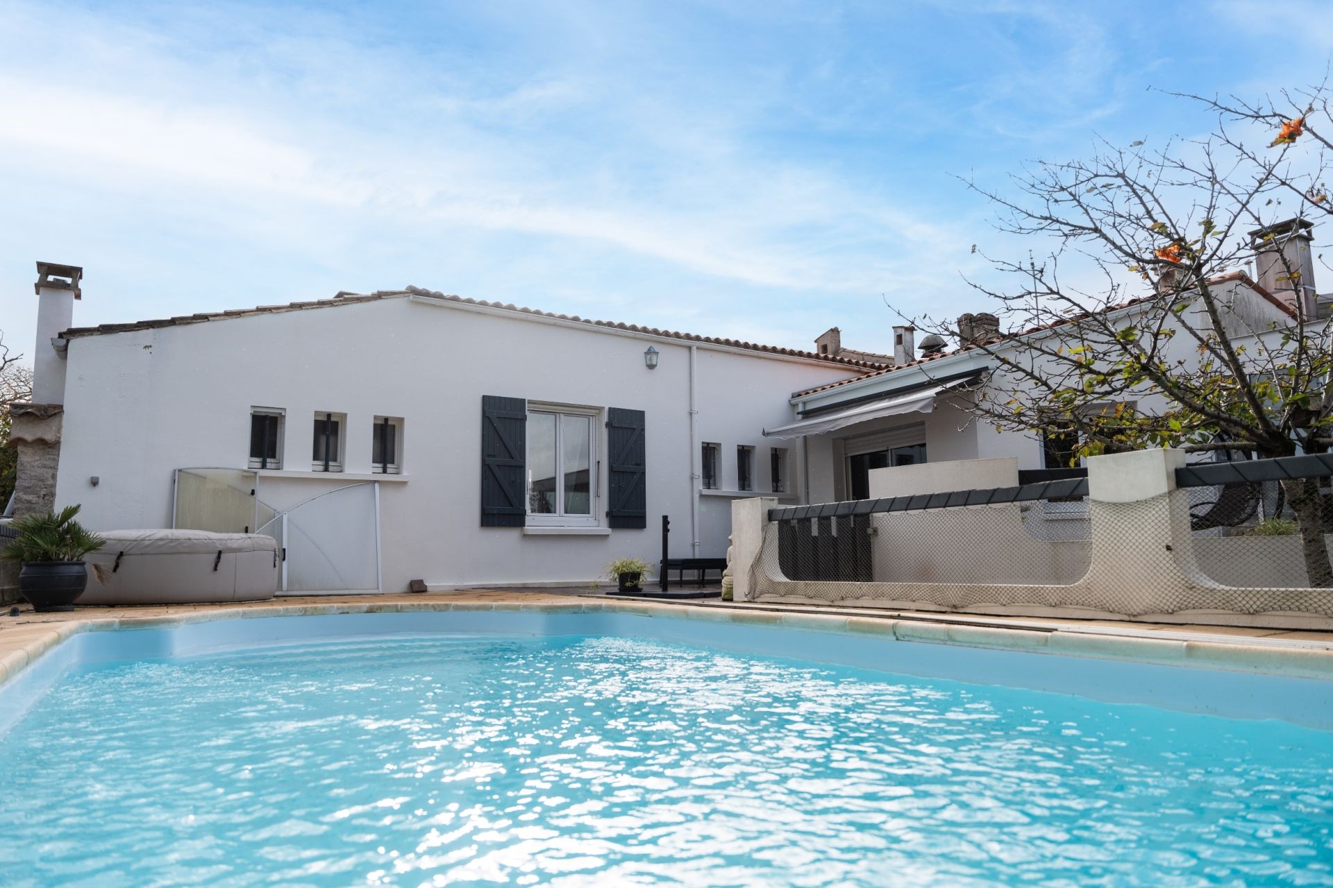 house 5 Rooms for sale on LE CHATEAU D OLERON (17480)