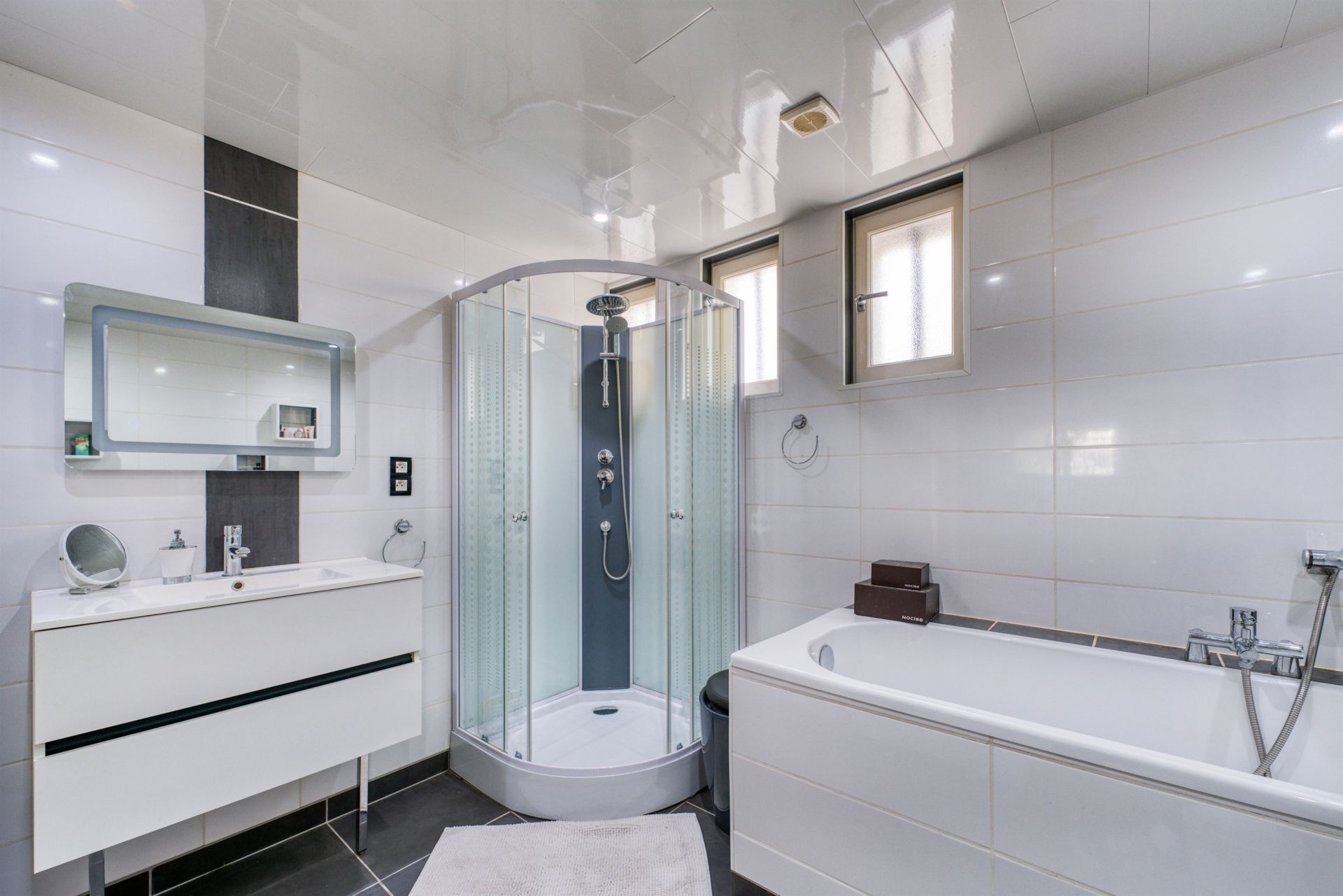 house 5 Rooms for sale on LE CHATEAU D OLERON (17480)