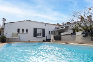 house 5 Rooms for sale on LE CHATEAU D OLERON (17480)