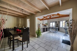 house 5 Rooms for sale on LE CHATEAU D OLERON (17480)