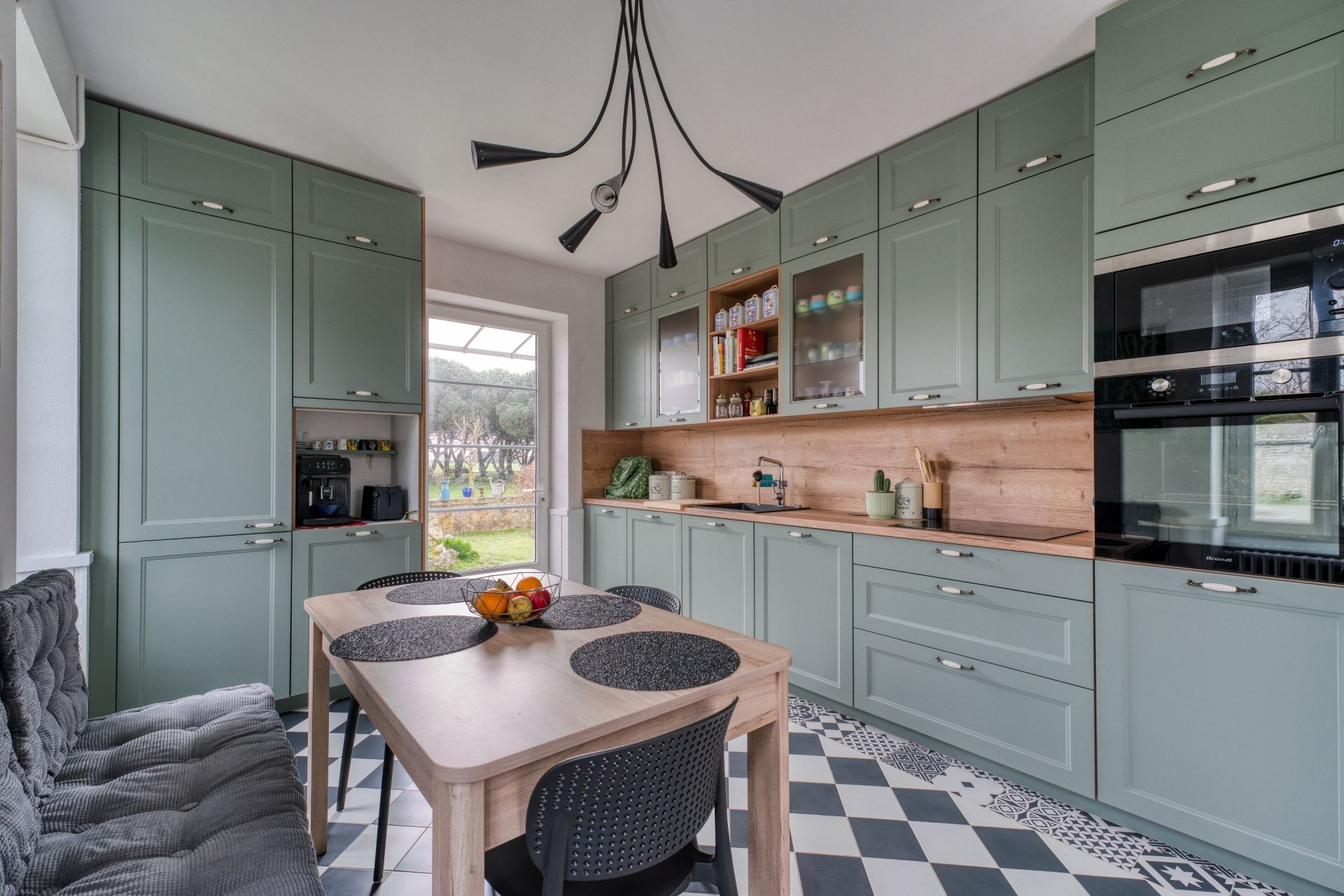 house 9 Rooms for sale on ST PIERRE D OLERON (17310)