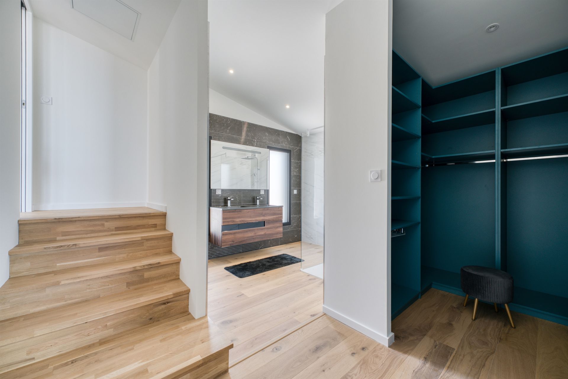 house 6 Rooms for sale on VAUX SUR MER (17640)