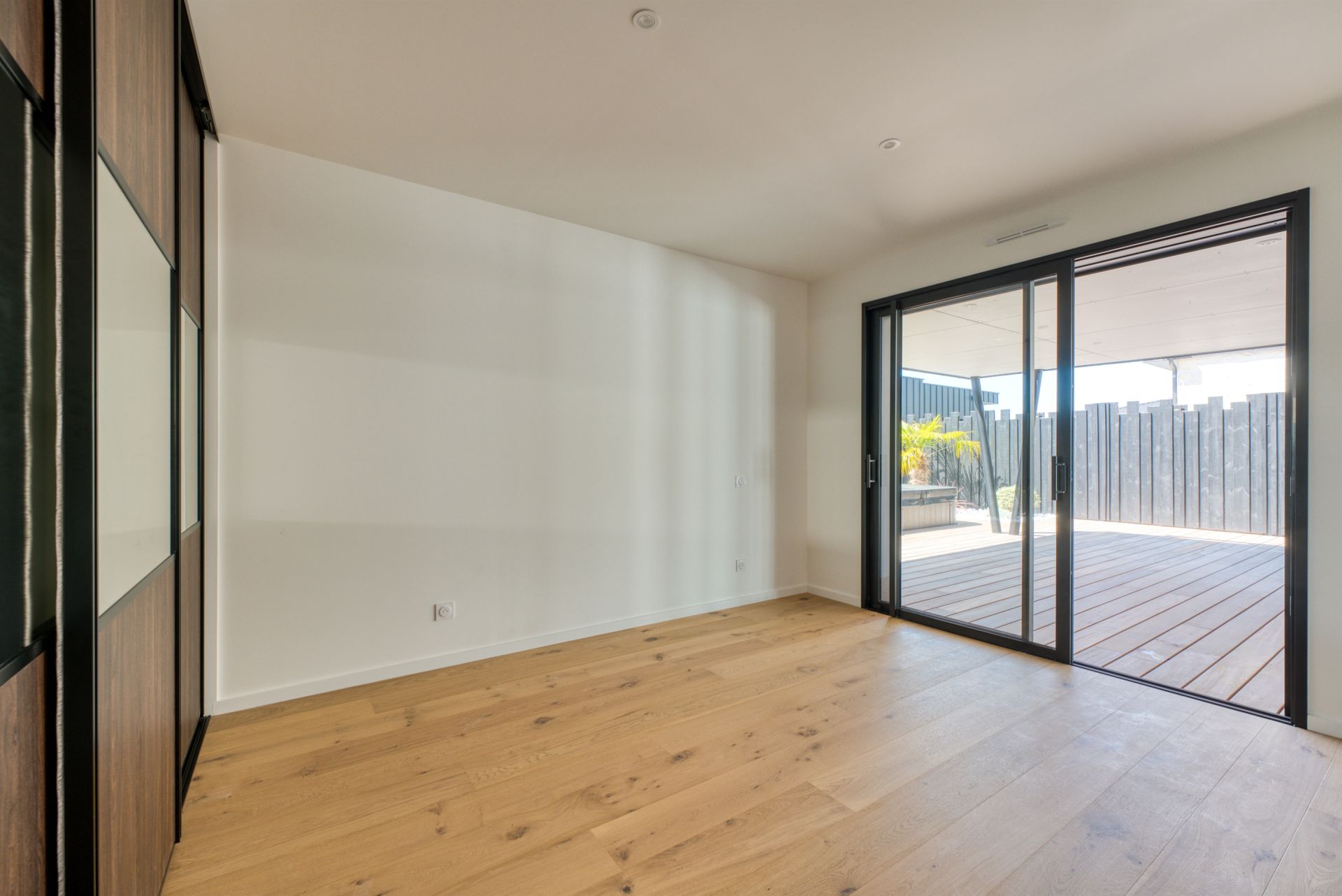 house 6 Rooms for sale on VAUX SUR MER (17640)