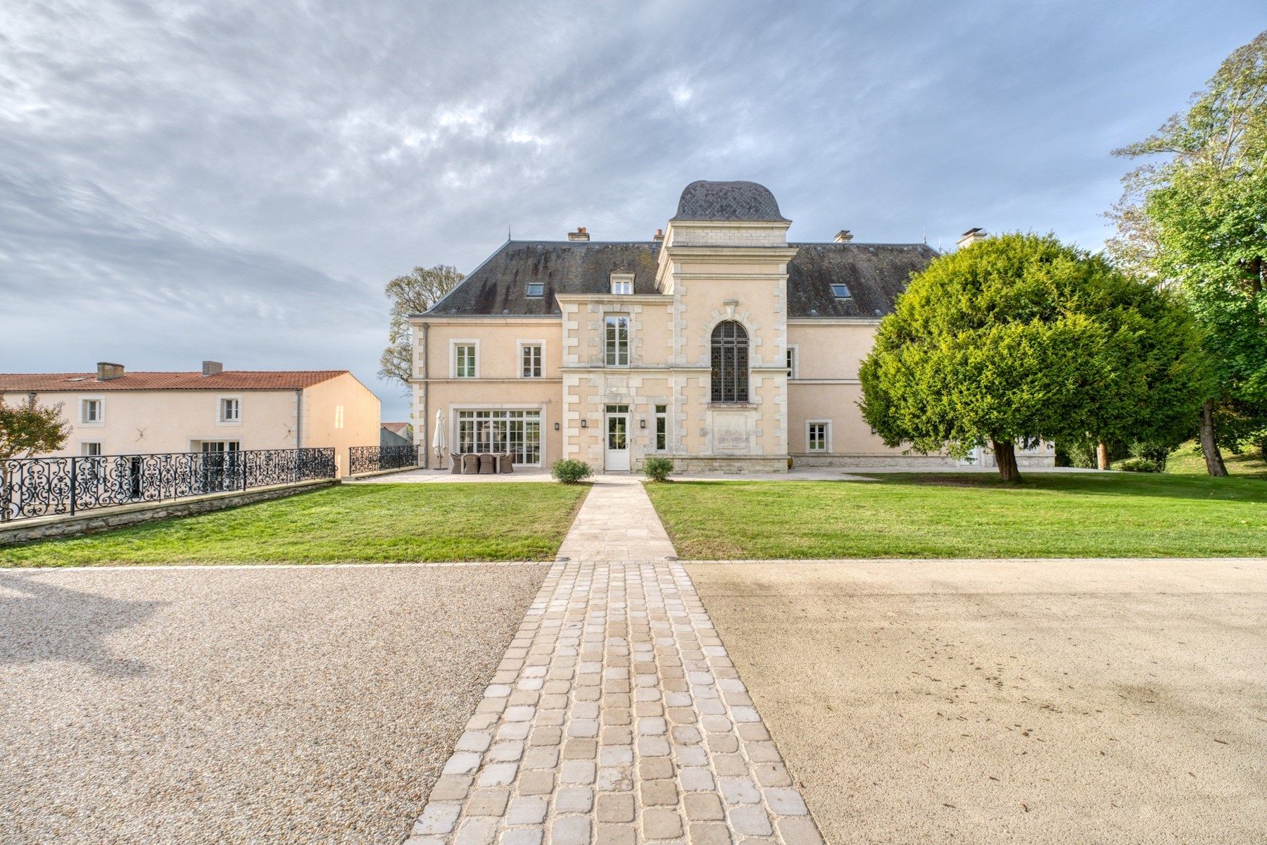 château 12 Pièces en vente sur ROCHEFORT (17300)