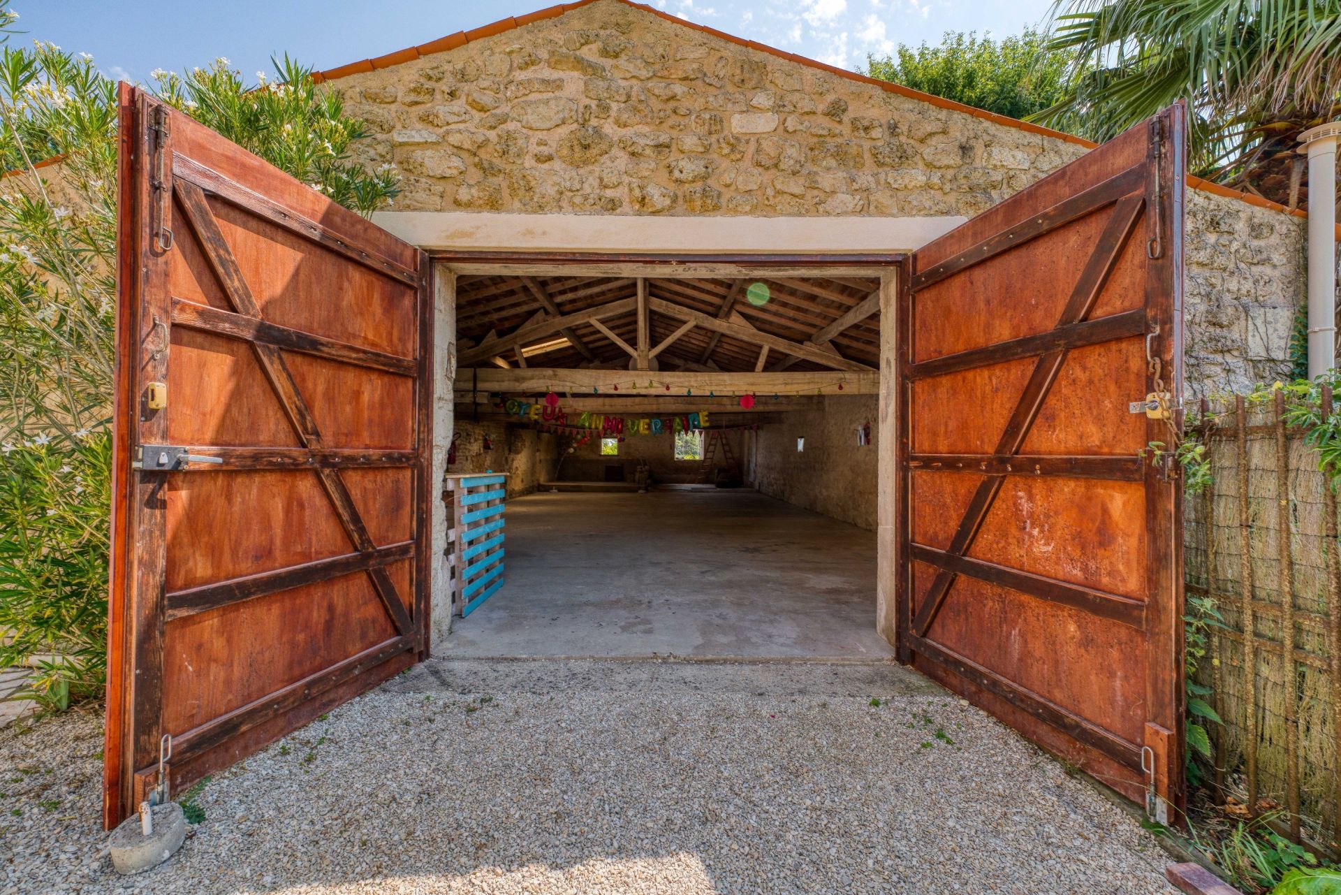 propriété 12 Pièces en vente sur LA GRIPPERIE ST SYMPHORIEN (17620)