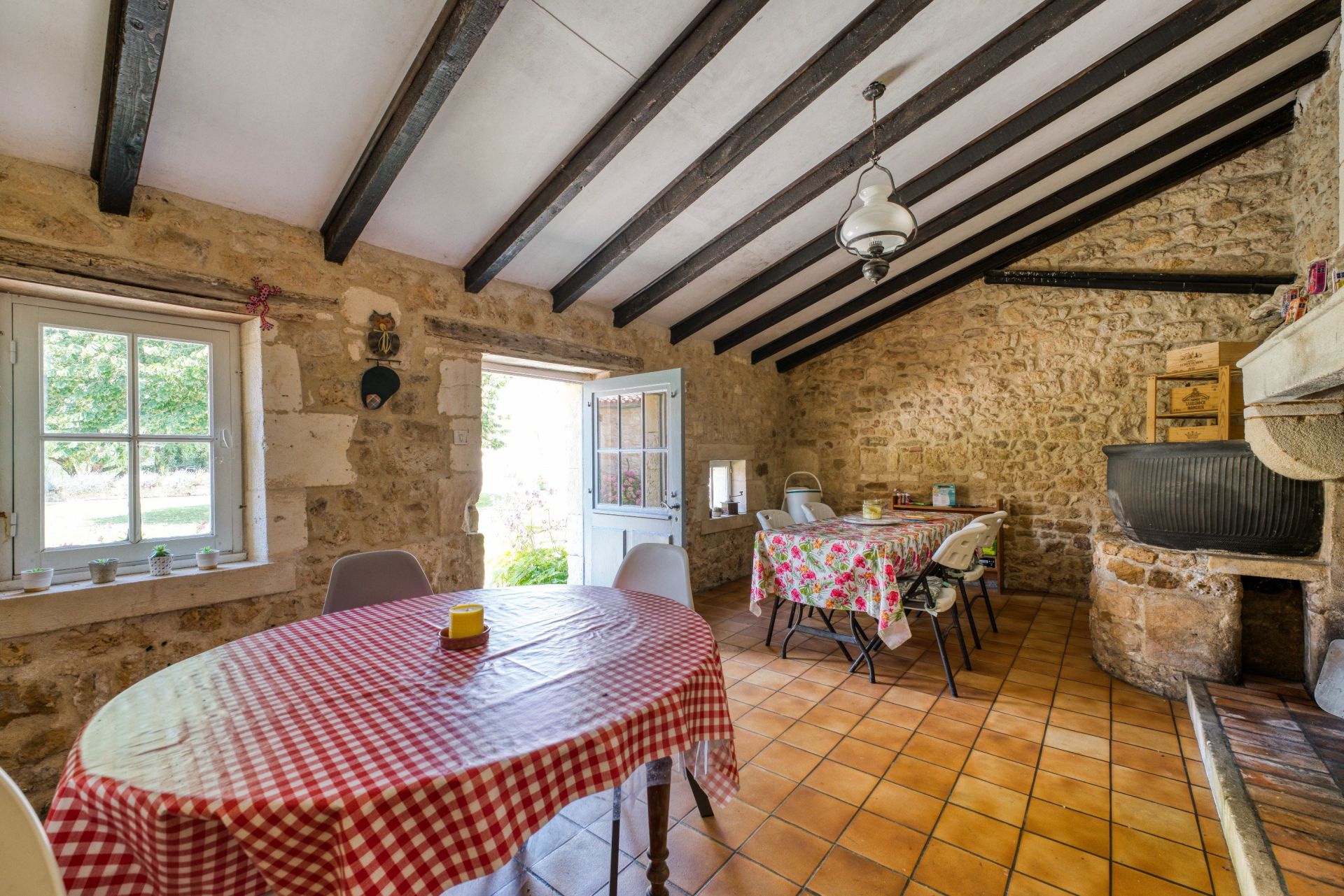 propriété 12 Pièces en vente sur LA GRIPPERIE ST SYMPHORIEN (17620)