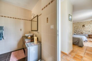 propriété 12 Pièces en vente sur LA GRIPPERIE ST SYMPHORIEN (17620)