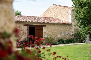 propriété 12 Pièces en vente sur LA GRIPPERIE ST SYMPHORIEN (17620)