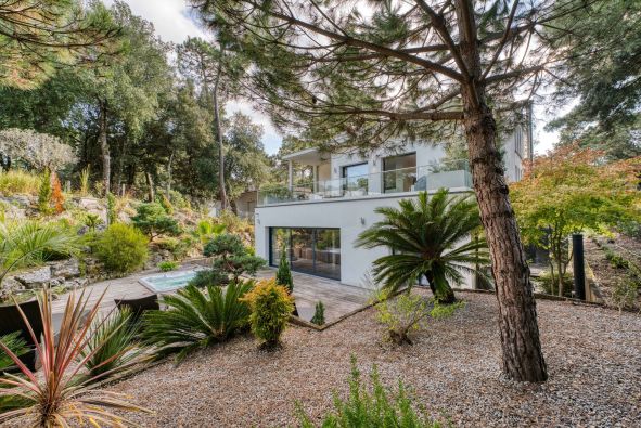 Vente Maison Saint-Georges-de-Didonne 6 Pièces 220 m²