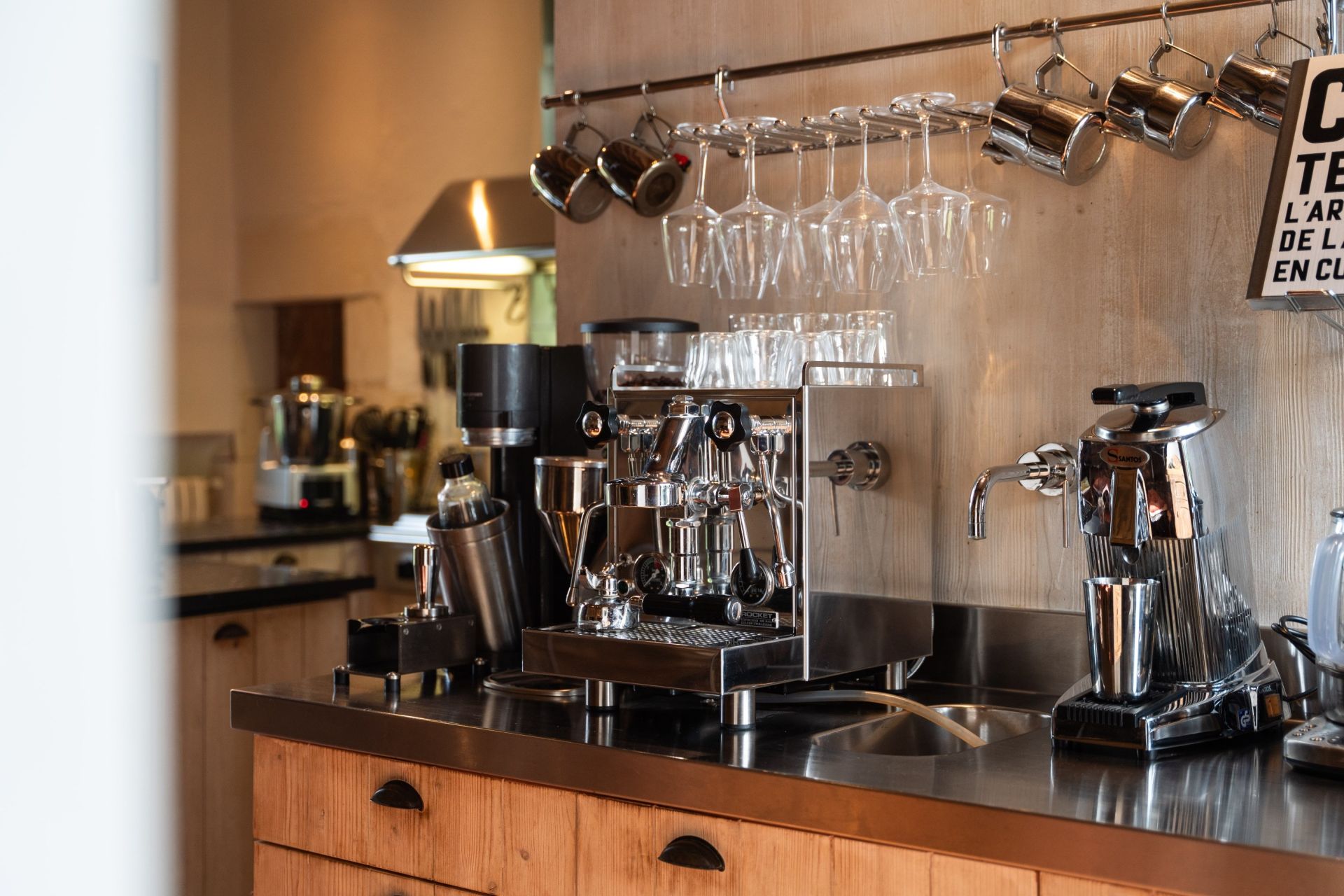 castle 32 Rooms for sale on CHAILLEVETTE (17890)