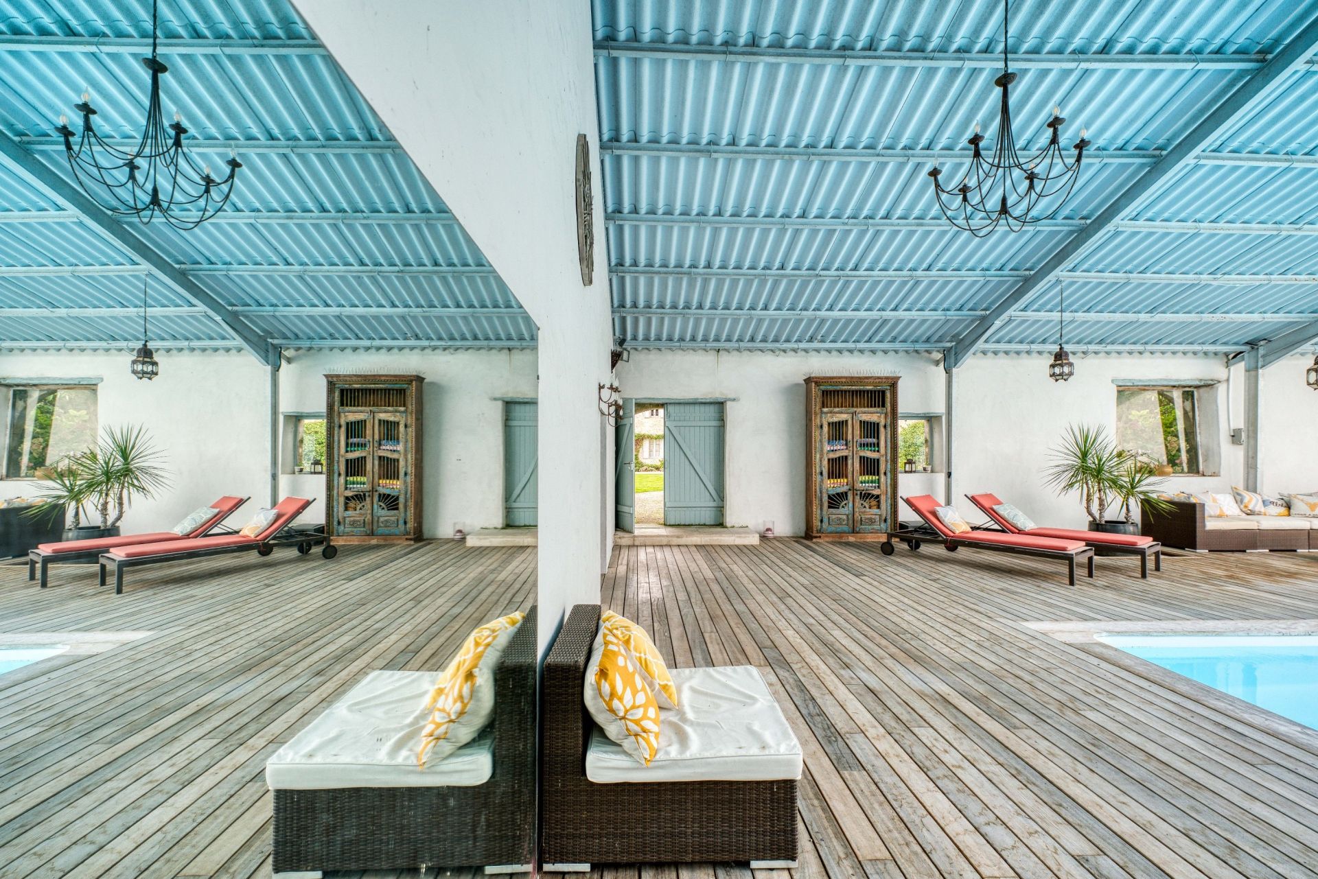 castle 32 Rooms for sale on CHAILLEVETTE (17890)