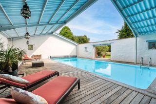 castle 32 Rooms for sale on CHAILLEVETTE (17890)