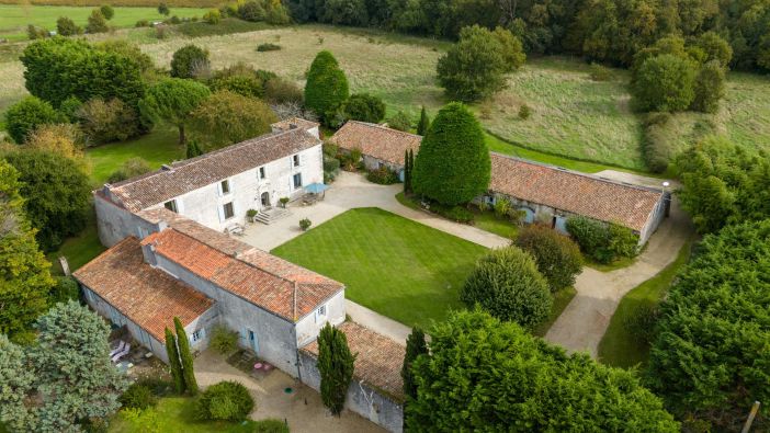 Sale Castle Chaillevette 32 Rooms 666 m²