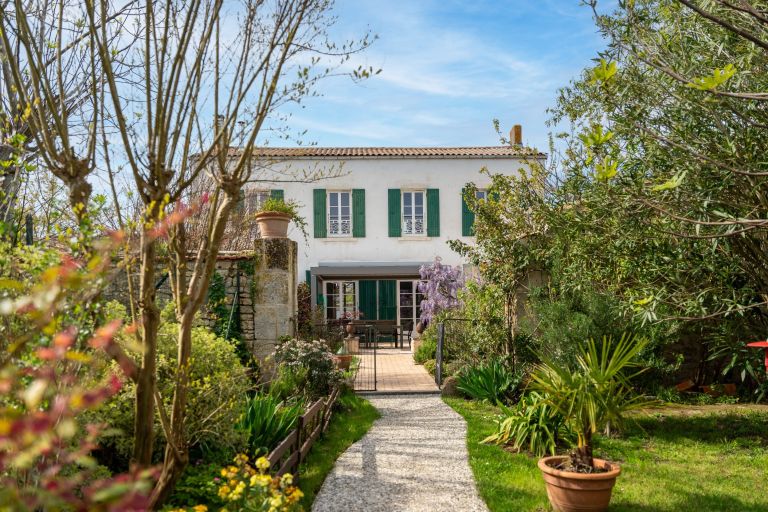 house 7 Rooms for sale on ST GEORGES D OLERON (17190)