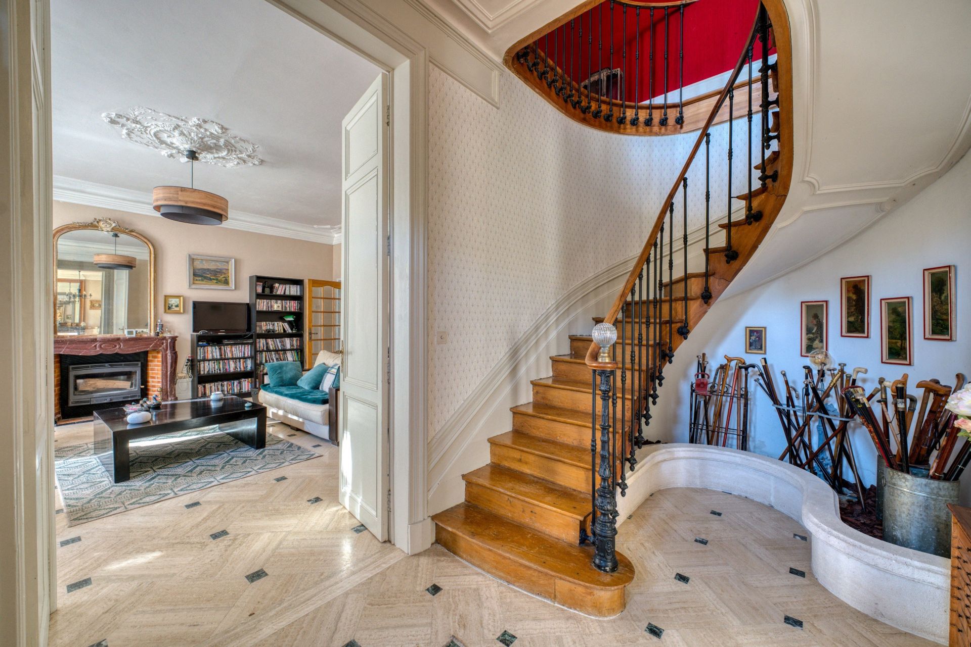 mansion 13 Rooms for sale on COGNAC (16100)