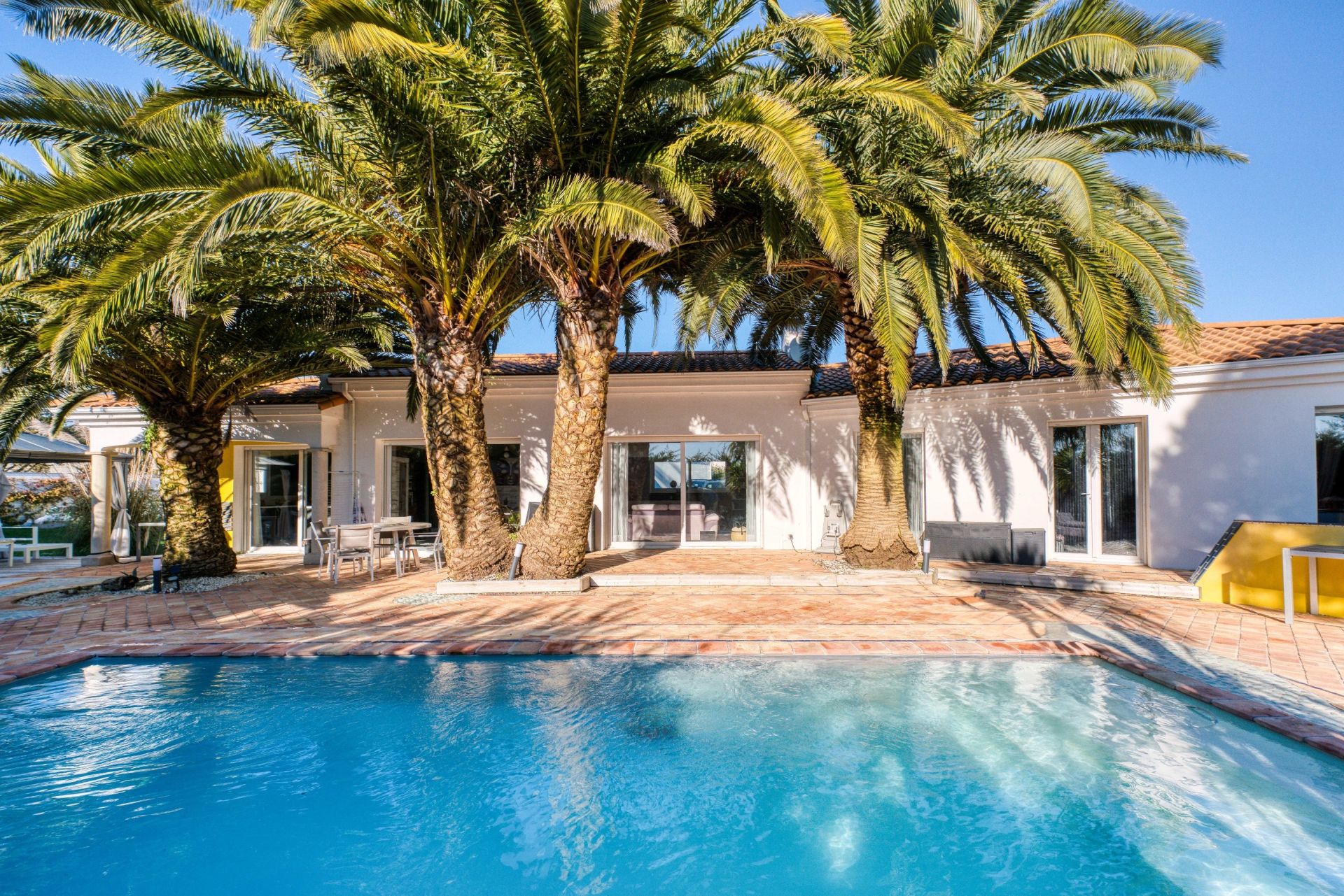 house 8 Rooms for sale on ROYAN (17200)