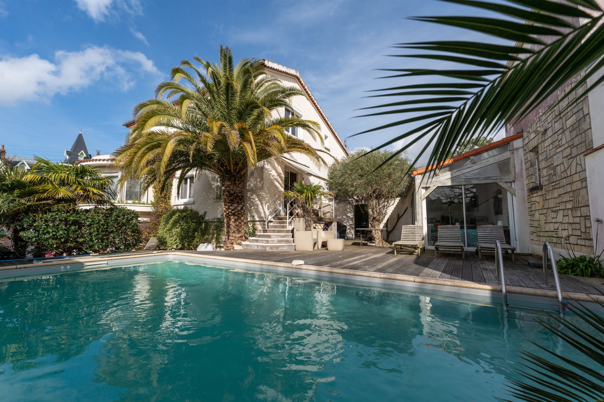 house 9 Rooms for sale on ROYAN (17200)