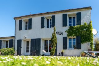 house 6 Rooms for sale on DOLUS D OLERON (17550)
