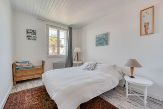 house 6 Rooms for sale on DOLUS D OLERON (17550)