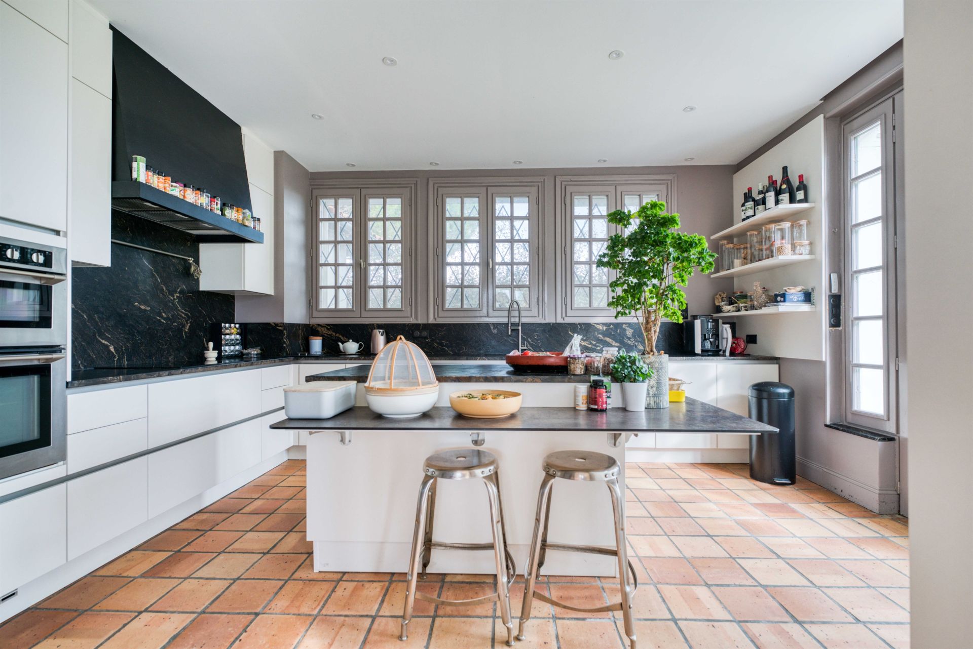 house 7 Rooms for sale on LA TREMBLADE (17390)