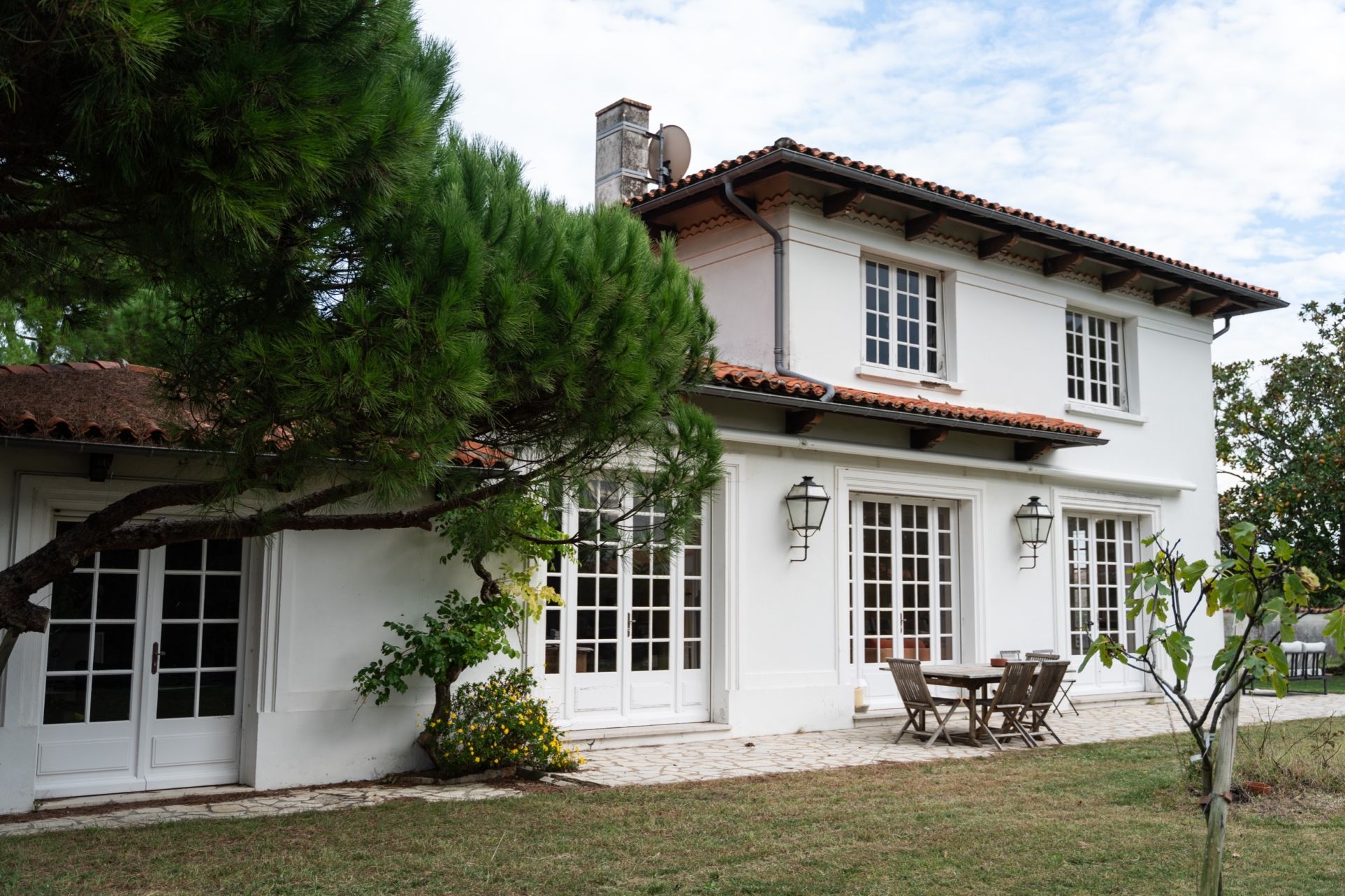 house 7 Rooms for sale on LA TREMBLADE (17390)