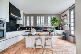 house 7 Rooms for sale on LA TREMBLADE (17390)