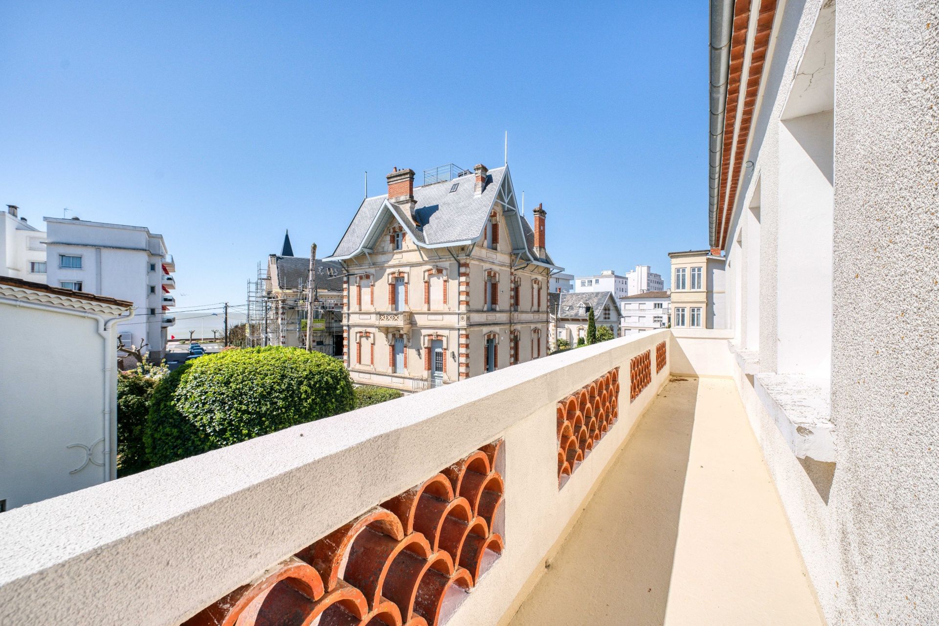 house 8 Rooms for sale on ROYAN (17200)
