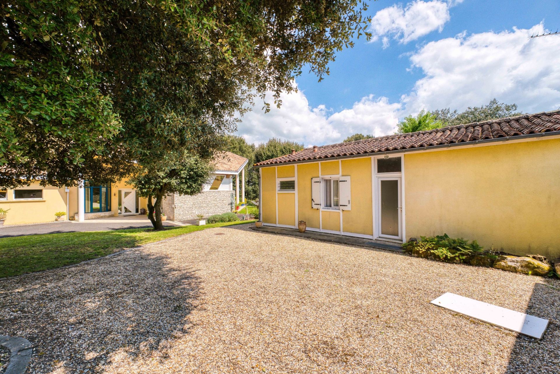 architect's house 7 Rooms for sale on COGNAC (16100)