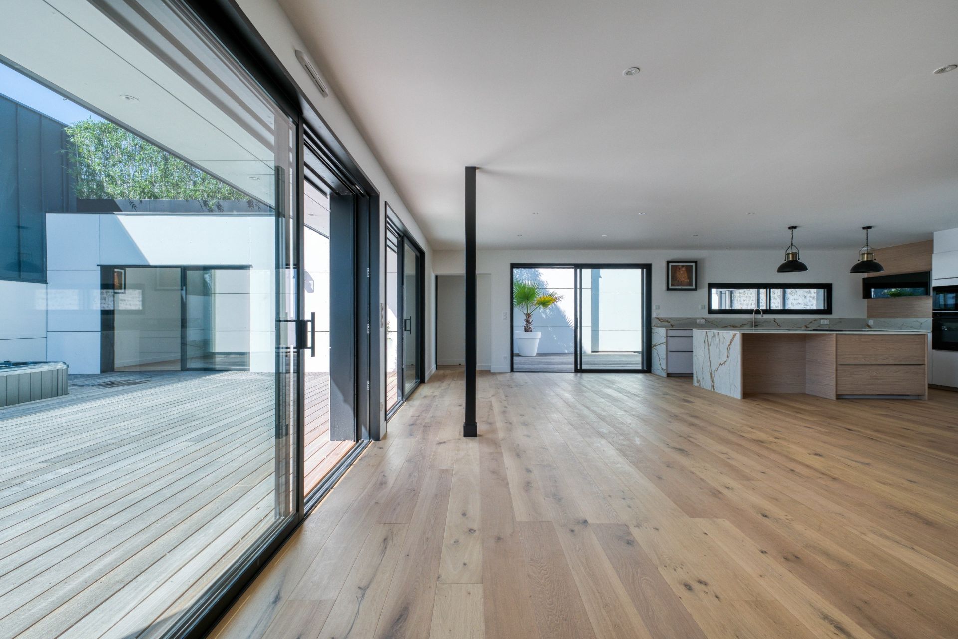 house 6 Rooms for sale on VAUX SUR MER (17640)