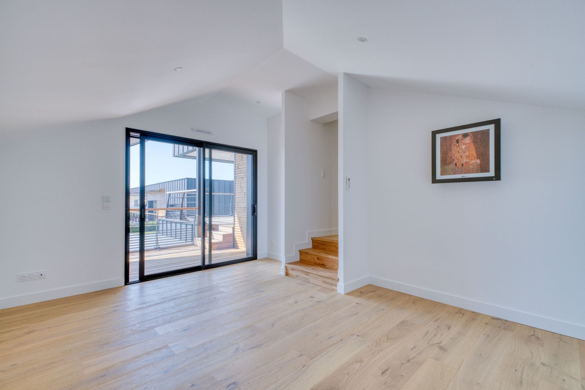 house 6 Rooms for sale on VAUX SUR MER (17640)