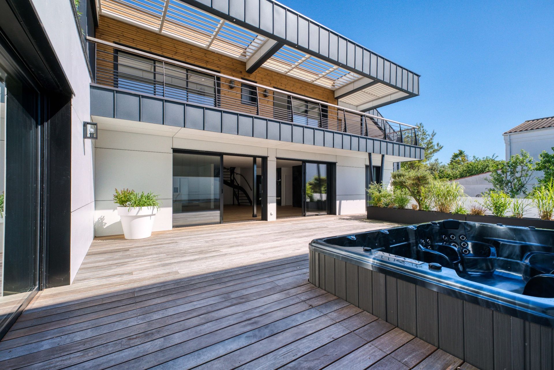 house 6 Rooms for sale on VAUX SUR MER (17640)