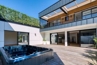 house 6 Rooms for sale on VAUX SUR MER (17640)