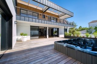 house 6 Rooms for sale on VAUX SUR MER (17640)