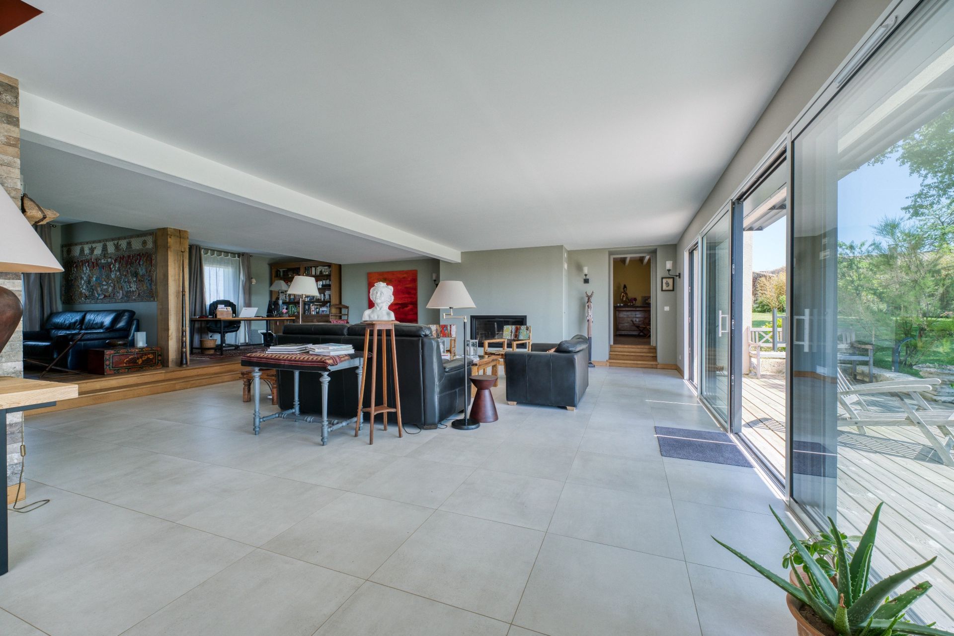 house 6 Rooms for sale on FLOIRAC (17120)