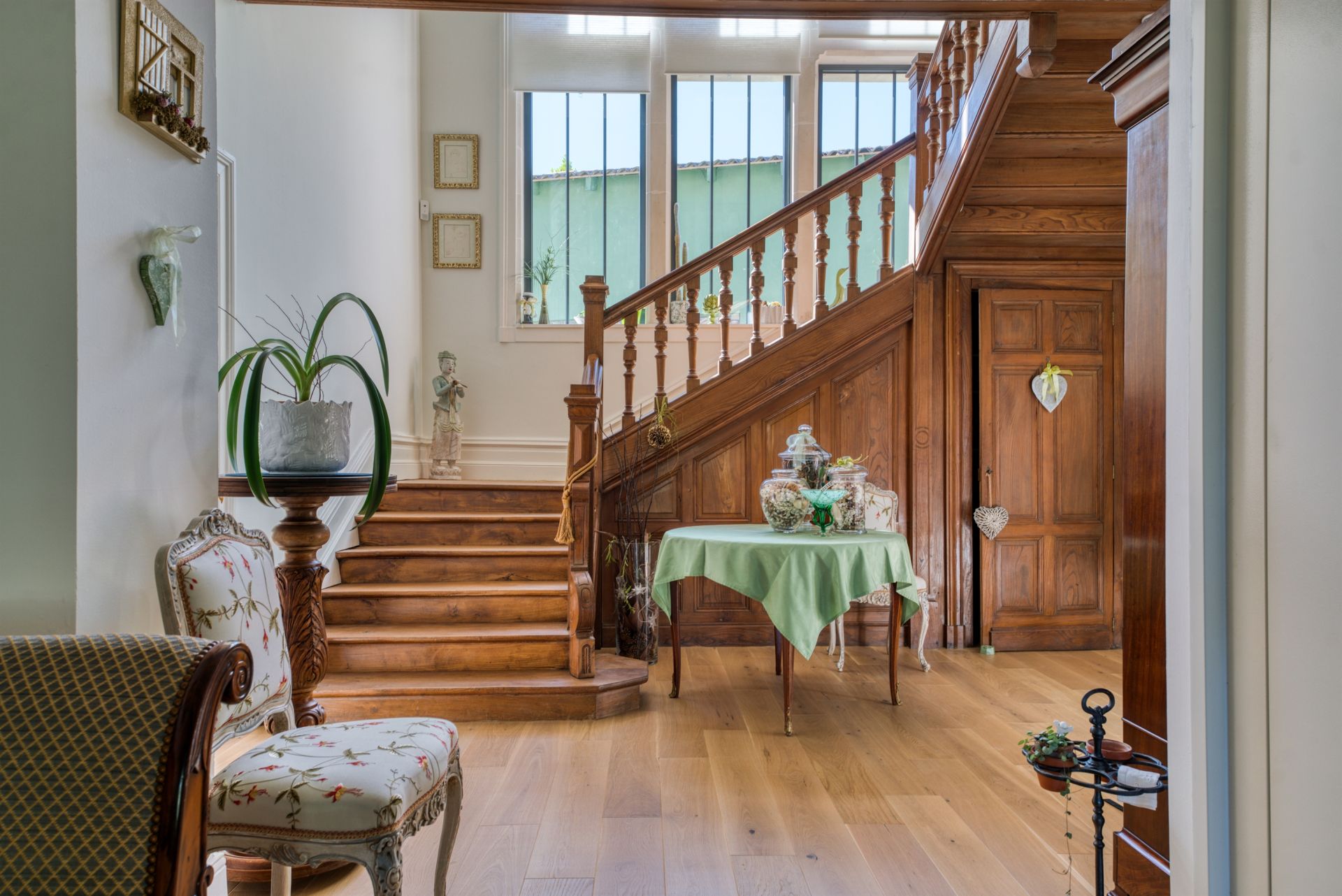 maison bourgeoise 11 Pièces en vente sur BRIE SOUS MORTAGNE (17120)