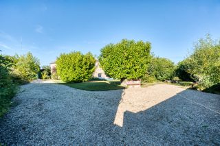 maison bourgeoise 11 Pièces en vente sur BRIE SOUS MORTAGNE (17120)