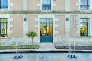 maison bourgeoise 11 Pièces en vente sur BRIE SOUS MORTAGNE (17120)