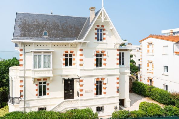 Vente Maison bourgeoise Royan 9&nbsp;Pièces 223&nbsp;m²