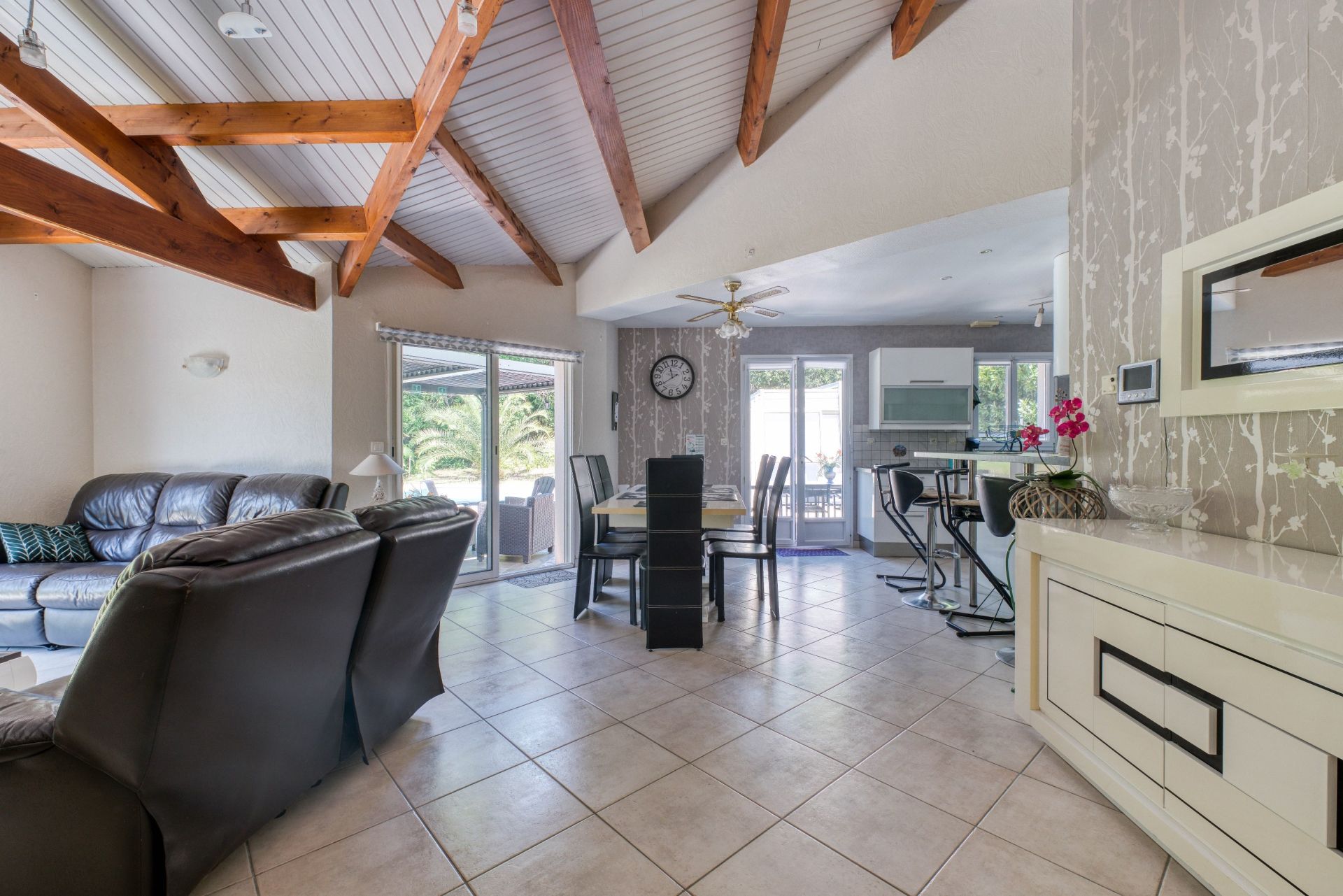 house 6 Rooms for sale on DOLUS D OLERON (17550)