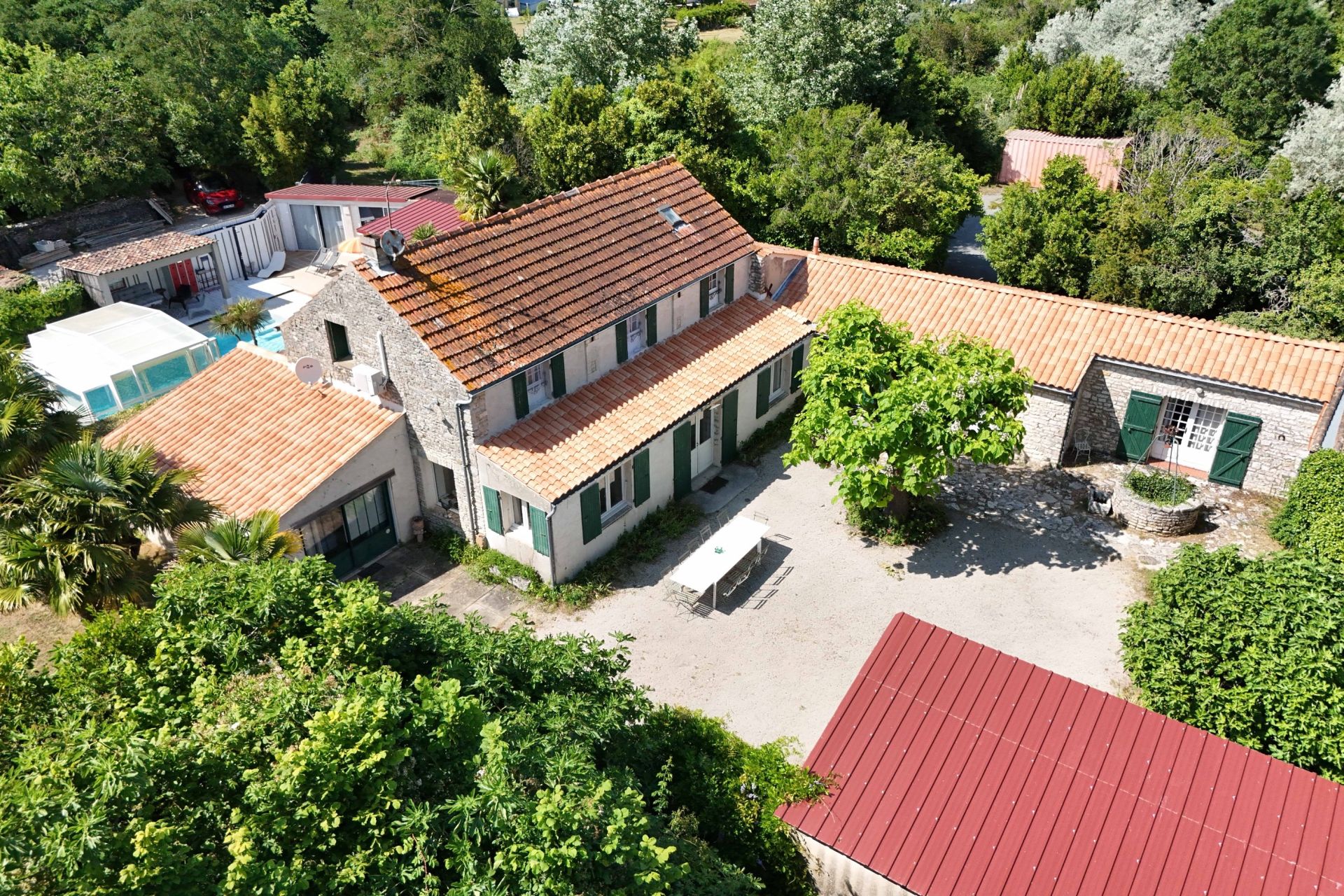 house 12 Rooms for sale on LE CHATEAU D OLERON (17480)