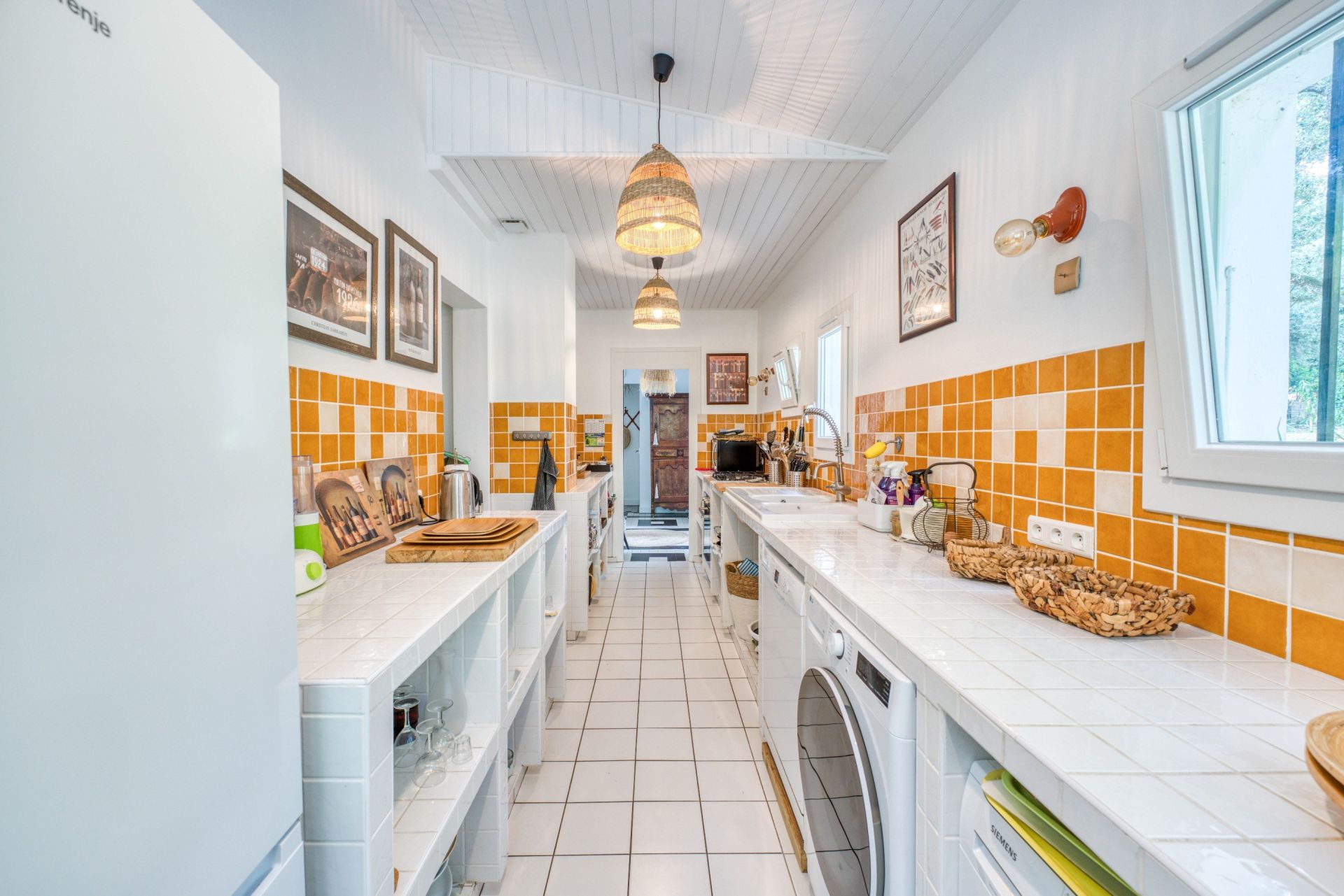 house 8 Rooms for sale on VAUX SUR MER (17640)