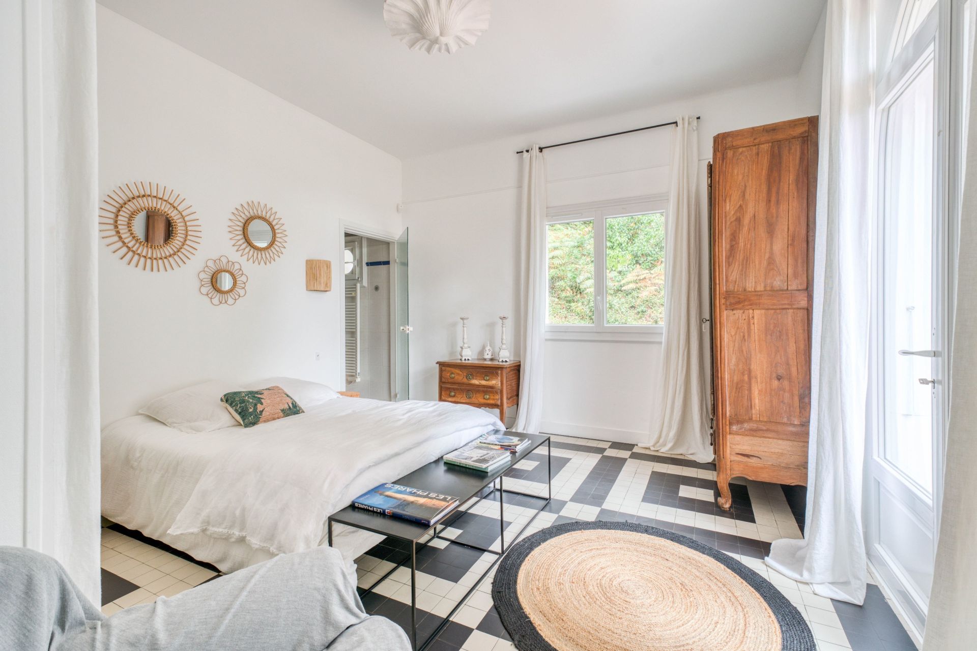 house 8 Rooms for sale on VAUX SUR MER (17640)