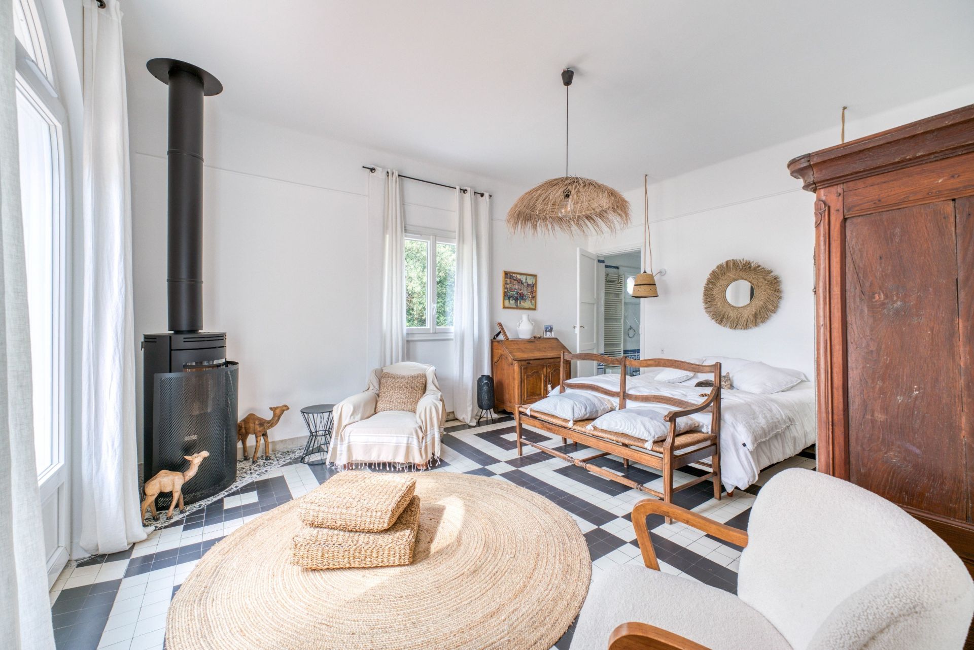 house 8 Rooms for sale on VAUX SUR MER (17640)