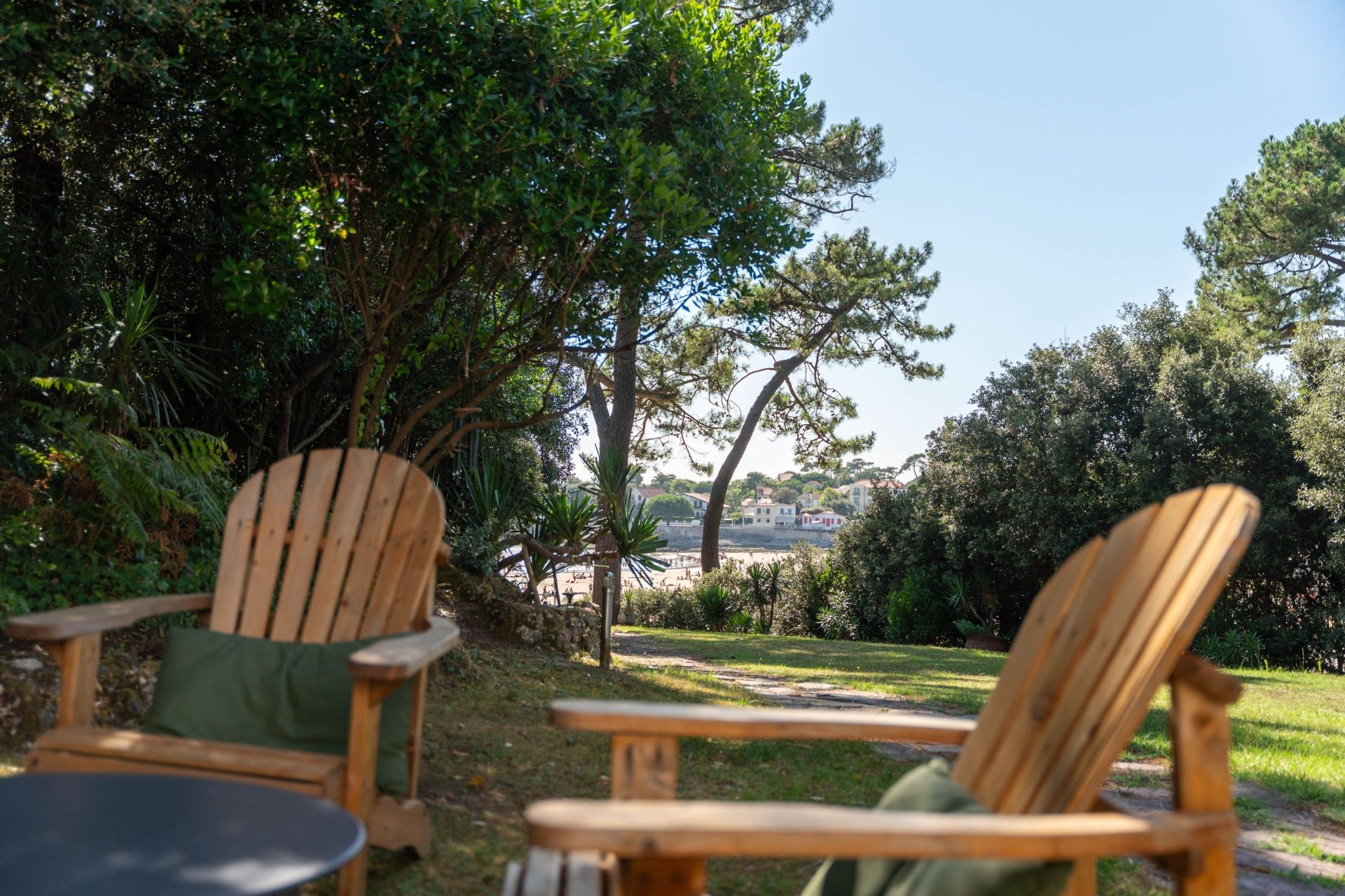 house 8 Rooms for sale on VAUX SUR MER (17640)