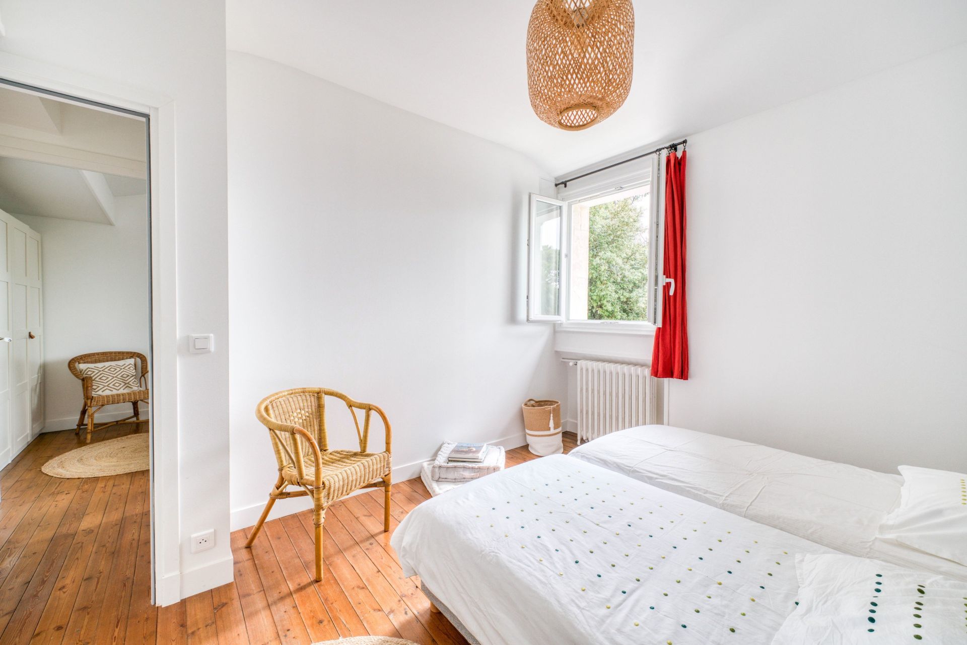 house 8 Rooms for sale on VAUX SUR MER (17640)