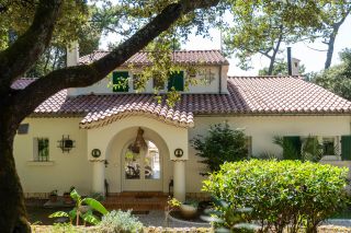 house 8 Rooms for sale on VAUX SUR MER (17640)