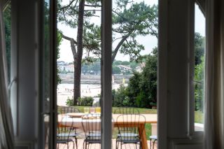 house 8 Rooms for sale on VAUX SUR MER (17640)