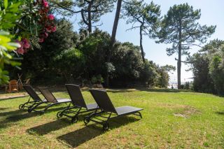 house 8 Rooms for sale on VAUX SUR MER (17640)