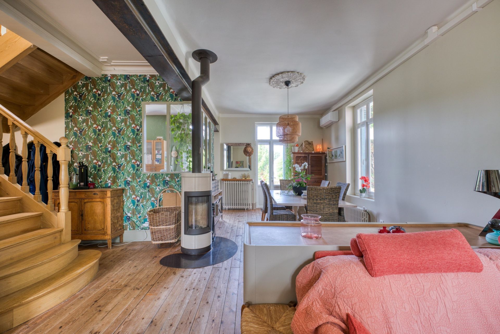 villa 8 Rooms for sale on ROYAN (17200)