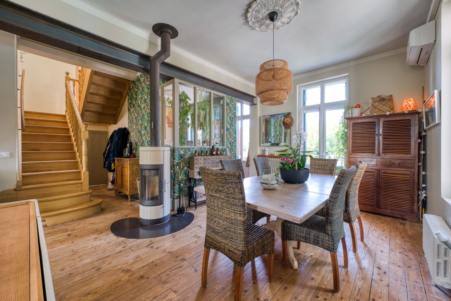 villa 8 Rooms for sale on ROYAN (17200)